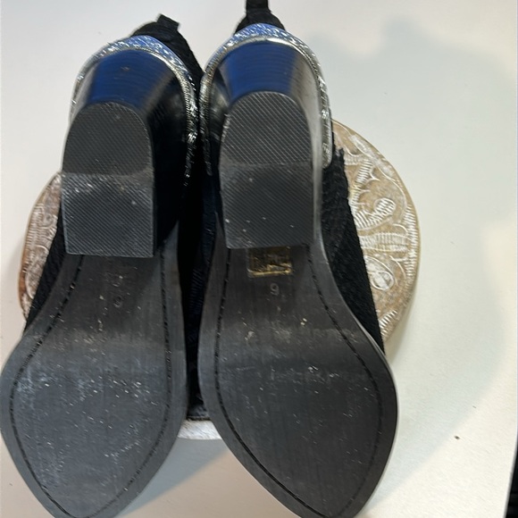 JEFFREY CAMPBELL BLACK SNAKESKIN DESIGN BOOTIES SIZE 6 - Picture 11 of 12